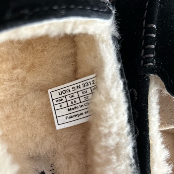 Women’s UGG Ansley Black Suede Moccasin Slippers - Picture 5 of 5